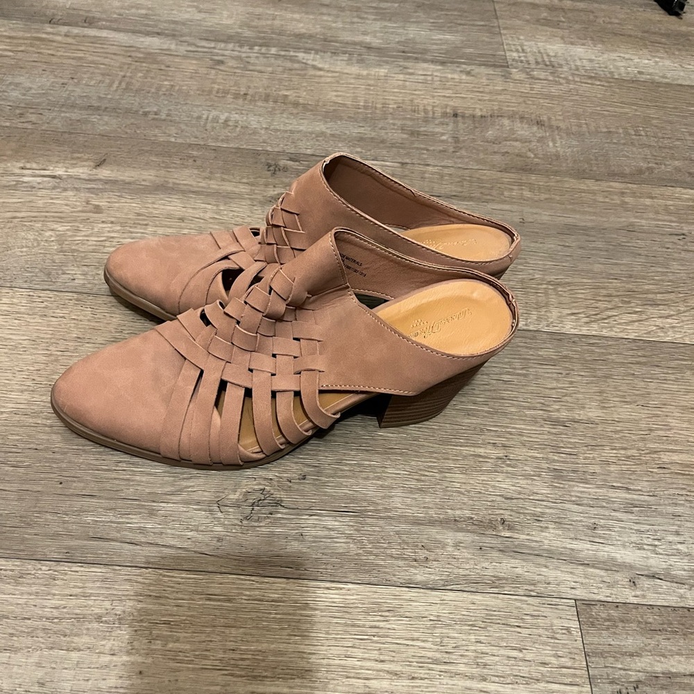 Pink/tan heels